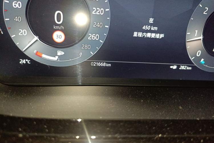 Used Land Rover Range Evoque 2024 Aurora L 249 PS Prestige Light-Chasing Edition Odometer Close Up