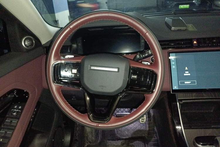 Used Land Rover Range Evoque 2024 Aurora L 249 PS Prestige Light-Chasing Edition Steering Wheel