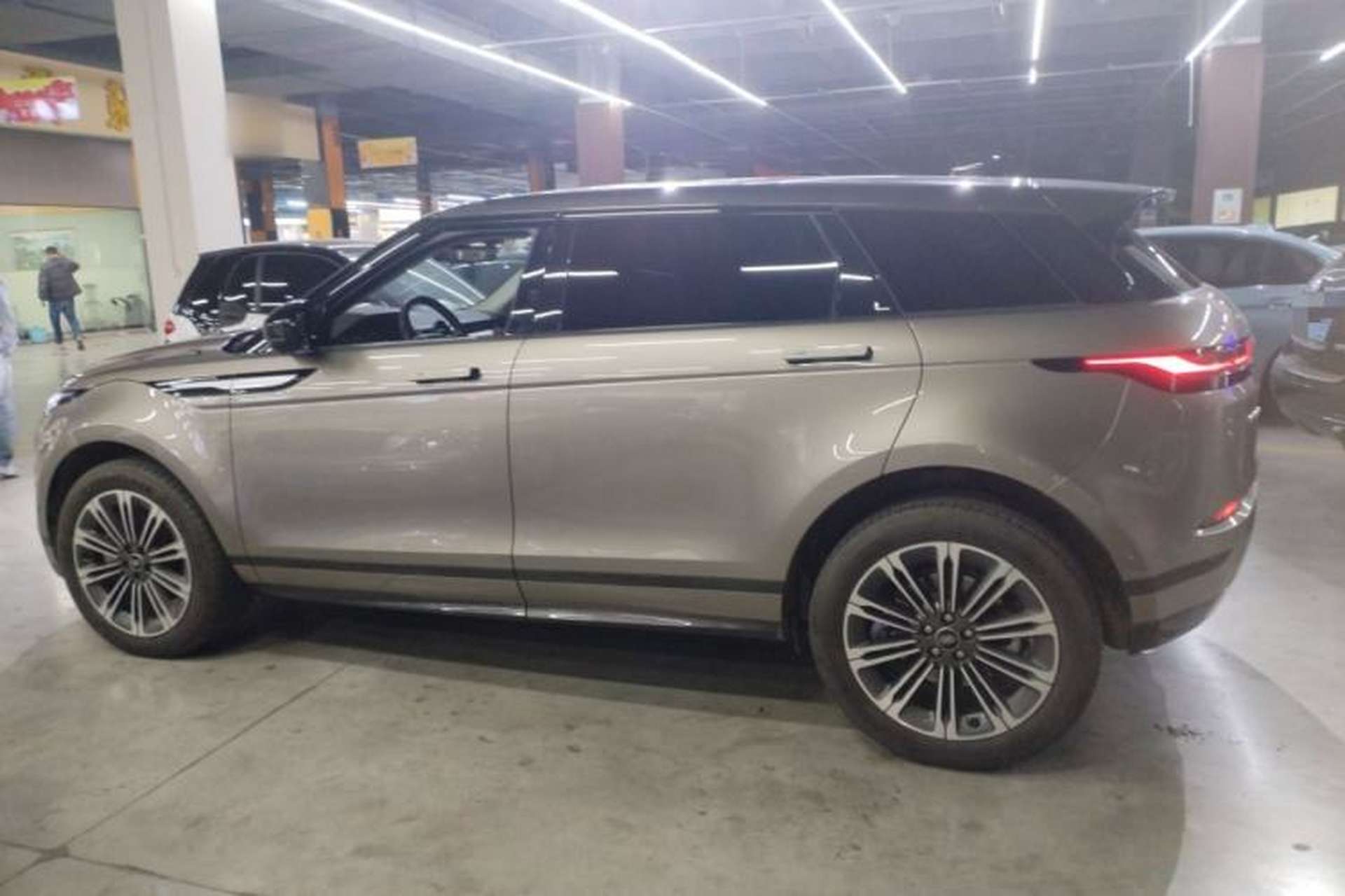 Used Land Rover Range Evoque 2024 Aurora L 249 PS Glowing Limited Edition Exterior 3