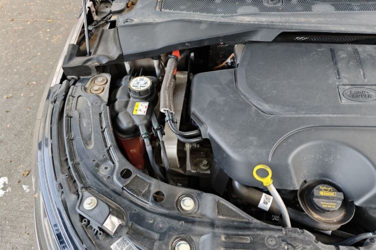 Used Land Rover Range Evoque 2024 Aurora L 249 PS Glowing Limited Edition Engine Bay Right