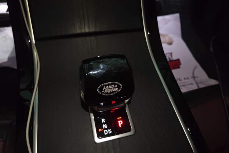 Used Land Rover Range Evoque 2024 Aurora L 249 PS Glowing Limited Edition Gear Lever