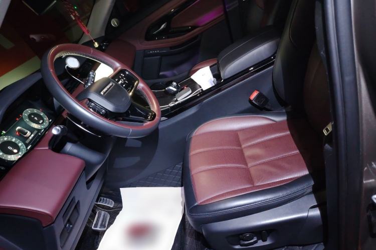 Used Land Rover Range Evoque 2024 Aurora L 249 PS Glowing Limited Edition Left Front Seat