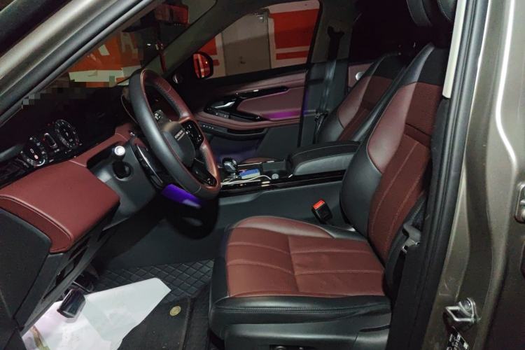Used Land Rover Range Evoque 2024 Aurora L 249 PS Glowing Limited Edition Left Front Seat