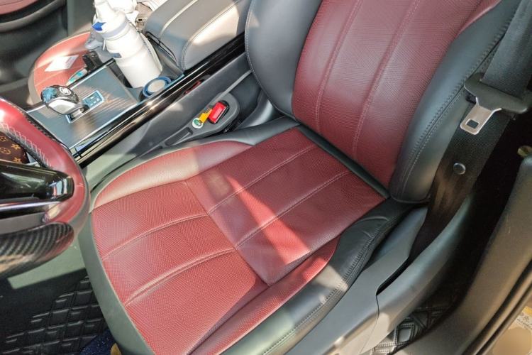 Used Land Rover Range Evoque 2024 Aurora L 249 PS Glowing Limited Edition Left Front Seat
