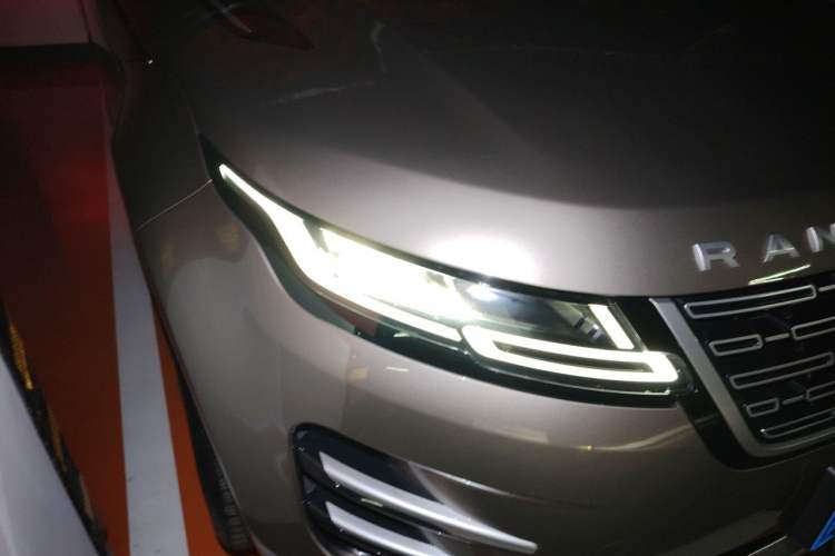 Used Land Rover Range Evoque 2024 Aurora L 249 PS Glowing Limited Edition Right Front Headlight