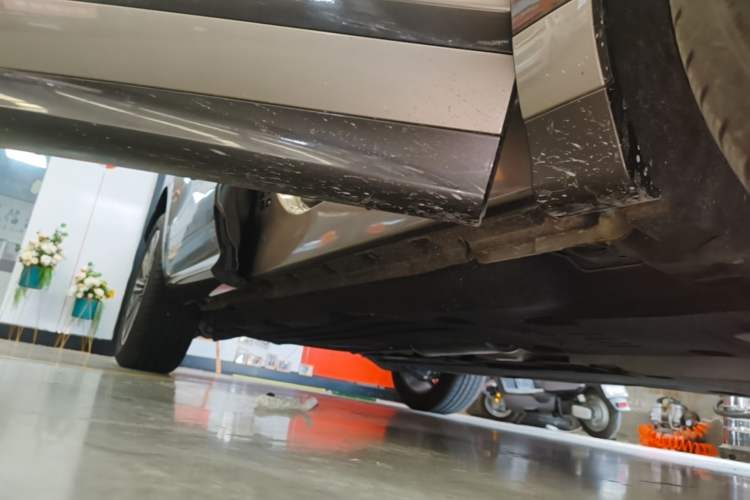 Used Land Rover Range Evoque 2024 Aurora L 249 PS Glowing Limited Edition Right Side Sill