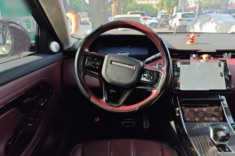Used Land Rover Range Evoque 2024 Aurora L 249 PS Glowing Limited Edition Steering Wheel