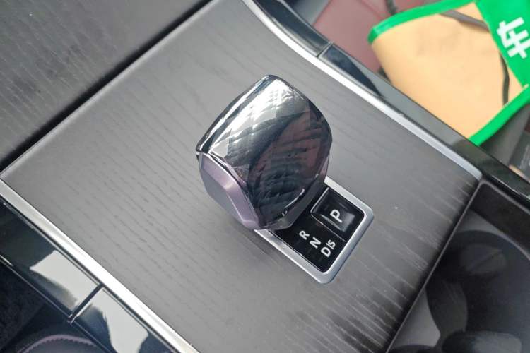 Used Land Rover Range Evoque 2024 Aurora L 249 PS Prestige Light-Chasing Edition Gear Lever