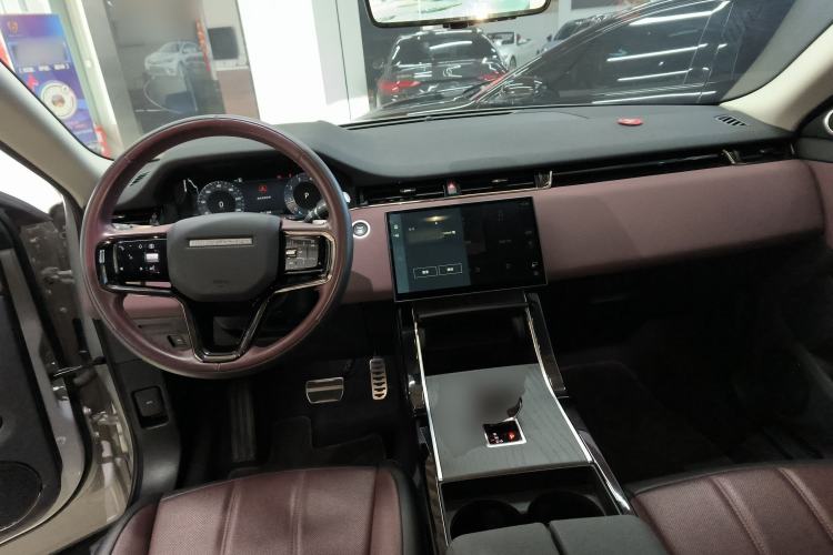Used Land Rover Range Evoque 2024 Aurora L 249 PS Prestige Light-Chasing Edition Center Console