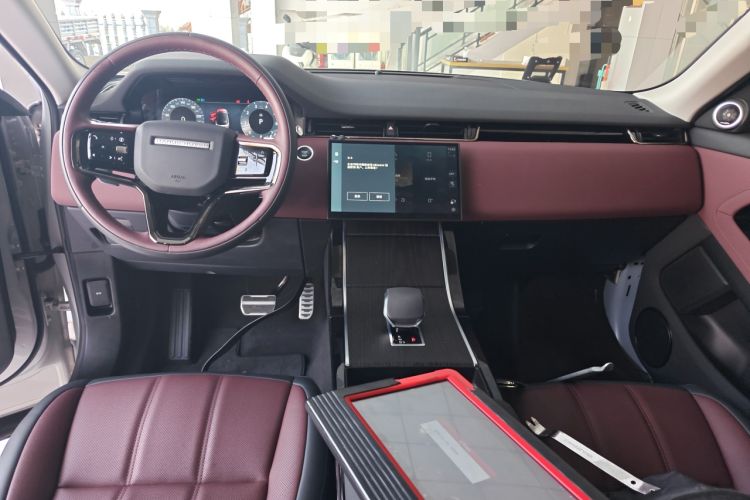 Used Land Rover Range Evoque 2024 Aurora L 249 PS Prestige Light-Chasing Edition Center Console