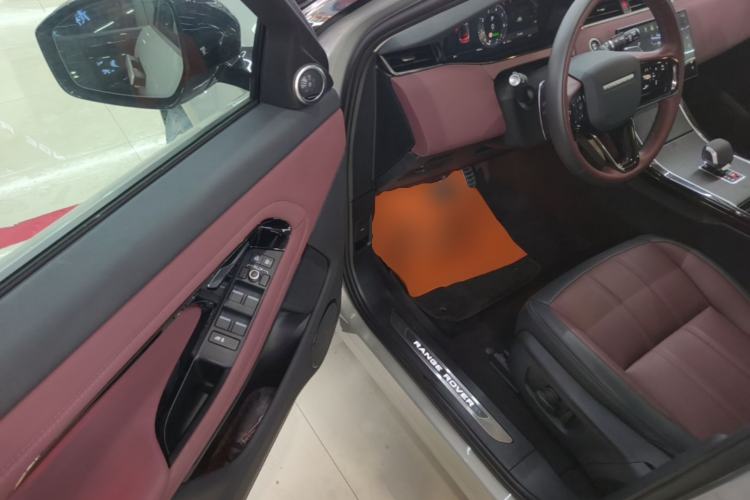 Used Land Rover Range Evoque 2024 Aurora L 249 PS Prestige Light-Chasing Edition Driver Seat