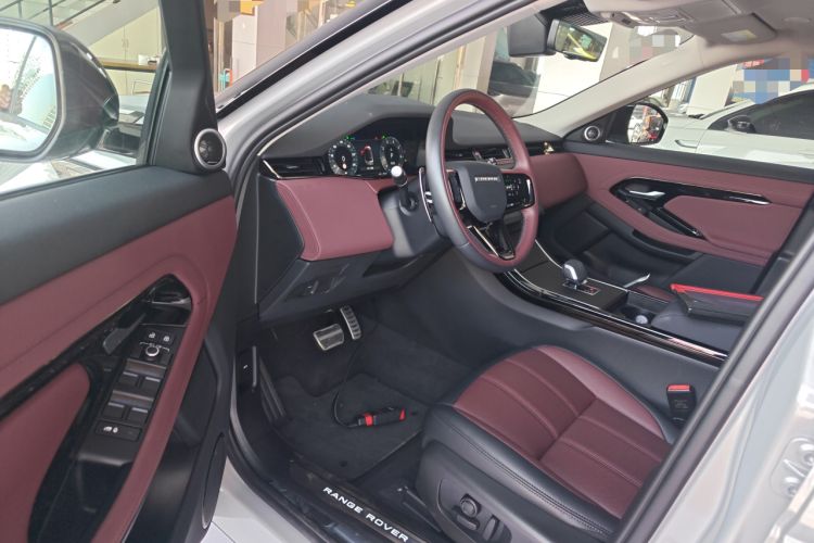 Used Land Rover Range Evoque 2024 Aurora L 249 PS Prestige Light-Chasing Edition Driver Seat