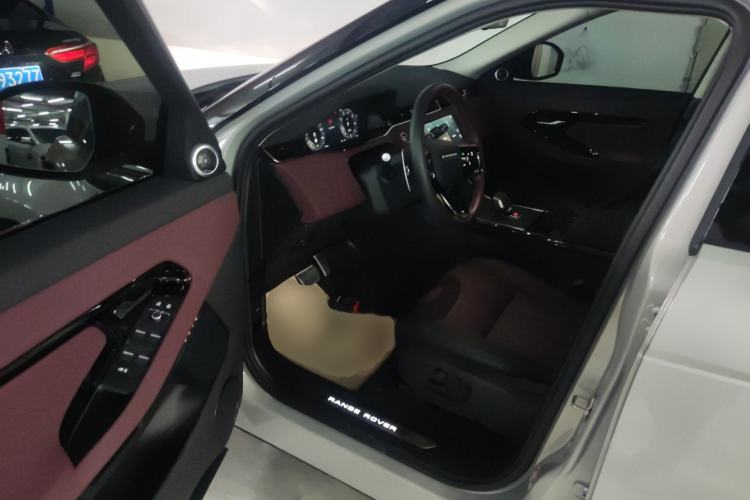 Used Land Rover Range Evoque 2024 Aurora L 249 PS Prestige Light-Chasing Edition Driver Seat