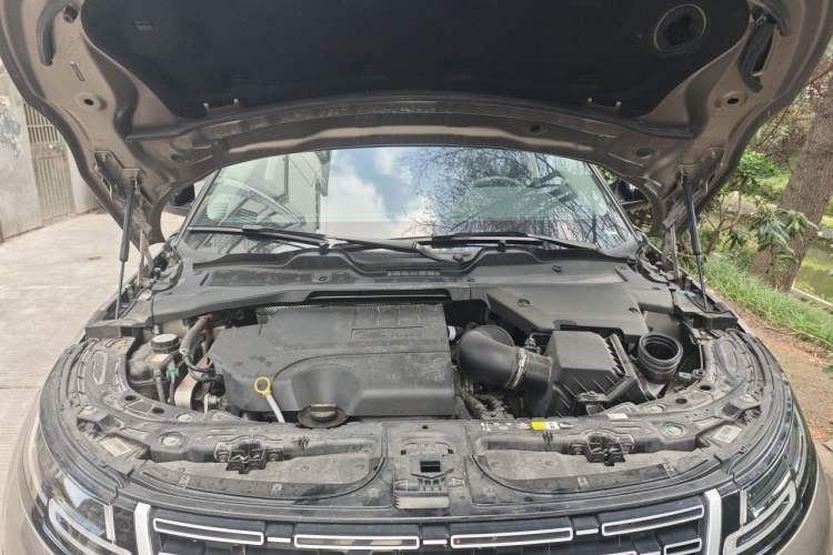 Used Land Rover Range Evoque 2024 Aurora L 249 PS Glowing Limited Edition Engine Bay