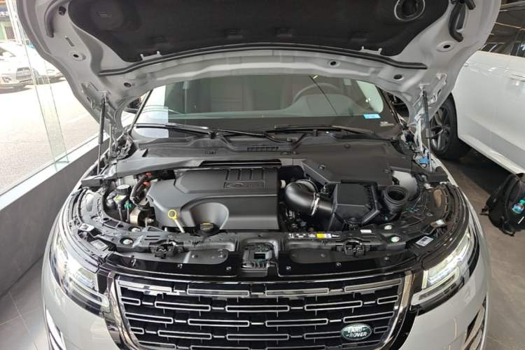 Used Land Rover Range Evoque 2024 Aurora L 249 PS Prestige Light-Chasing Edition Engine Bay