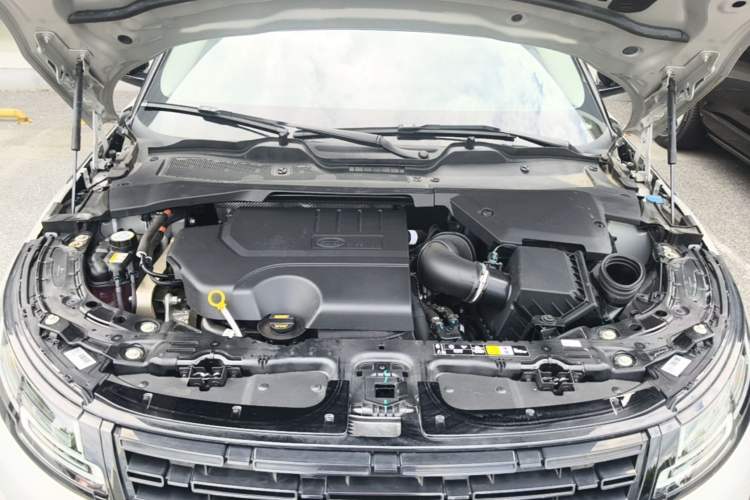 Used Land Rover Range Evoque 2024 Aurora L 249 PS Prestige Light-Chasing Edition Engine Bay