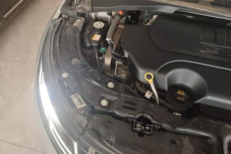 Used Land Rover Range Evoque 2024 Aurora L 249 PS Prestige Light-Chasing Edition Engine Bay Right