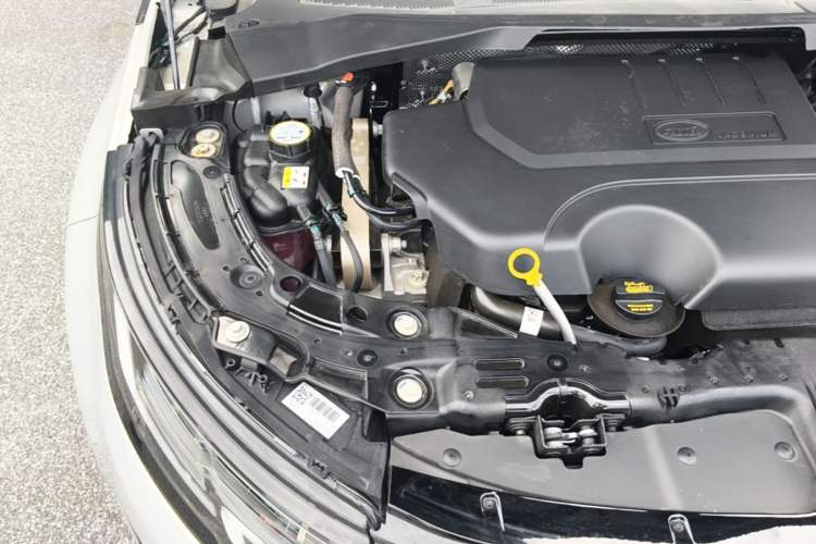 Used Land Rover Range Evoque 2024 Aurora L 249 PS Prestige Light-Chasing Edition Engine Bay Right