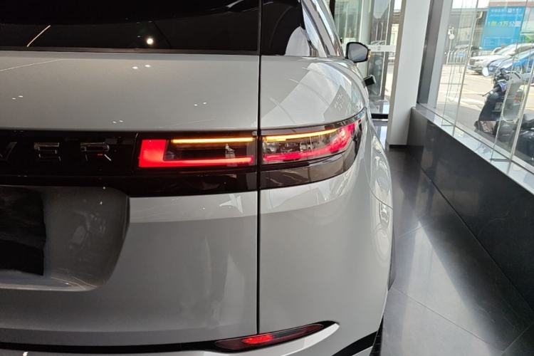 Used Land Rover Range Evoque 2024 Aurora L 249 PS Prestige Light-Chasing Edition Exterior 3