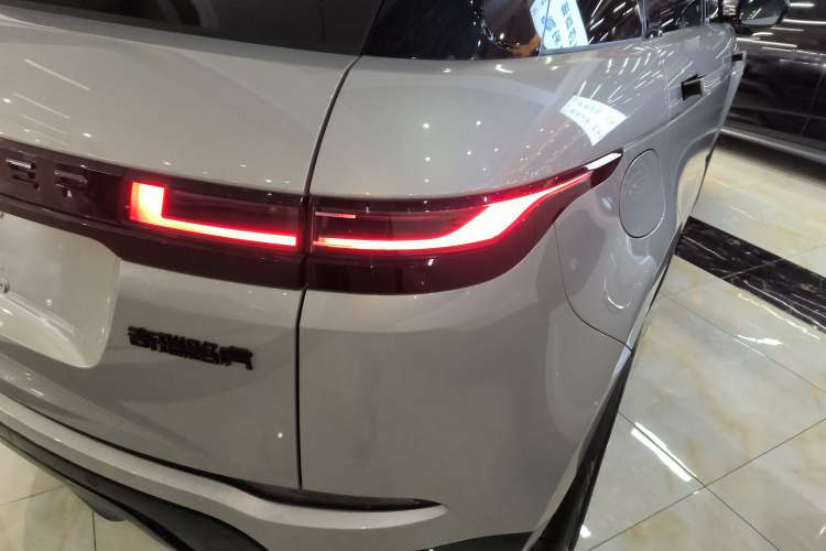 Used Land Rover Range Evoque 2024 Aurora L 249 PS Prestige Light-Chasing Edition Exterior 3