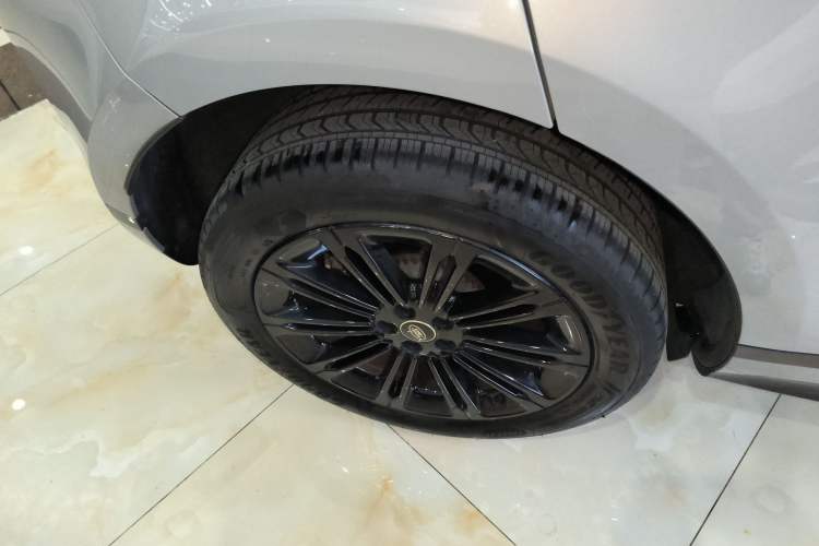 Used Land Rover Range Evoque 2024 Aurora L 249 PS Prestige Light-Chasing Edition Exterior 5