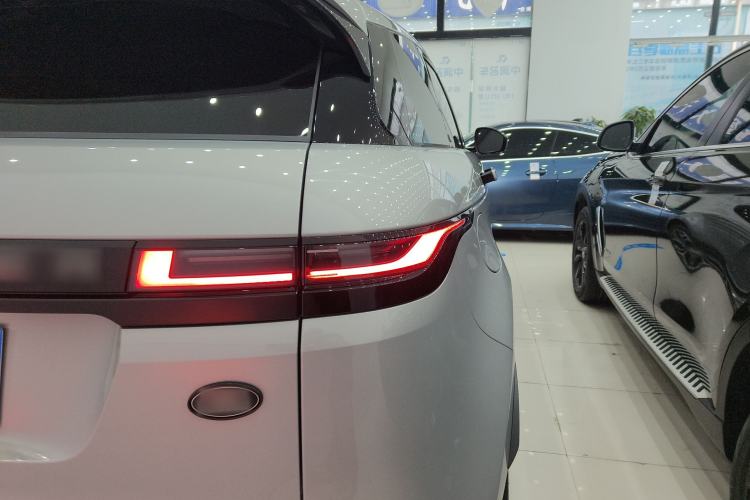 Used Land Rover Range Evoque 2024 Aurora L 249 PS Prestige Light-Chasing Edition Exterior 6