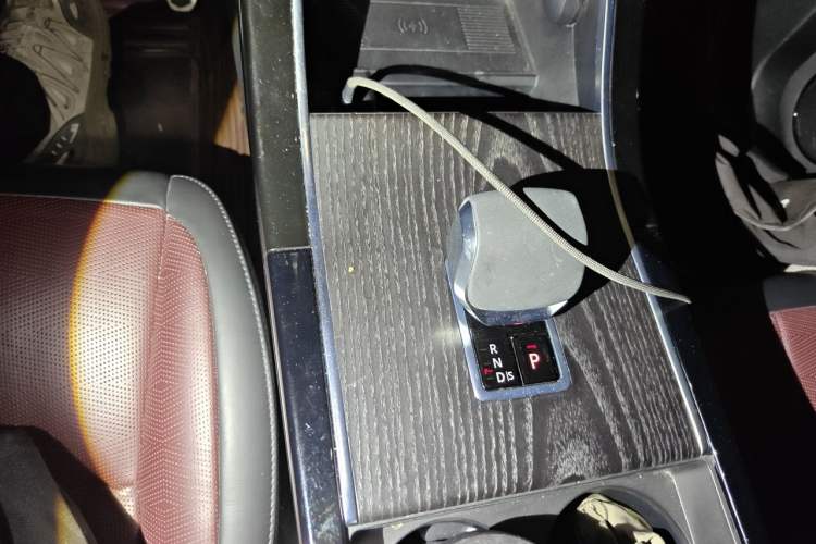 Used Land Rover Range Evoque 2024 Aurora L 249 PS Glowing Limited Edition Gear Lever