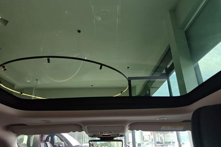 Used Land Rover Range Evoque 2024 Aurora L 249 PS Prestige Light-Chasing Edition Headliner