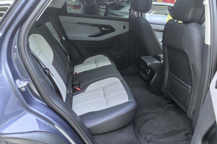 Used Land Rover Range Evoque 2024 Aurora L 249 PS Prestige Light-Chasing Edition Interior 11