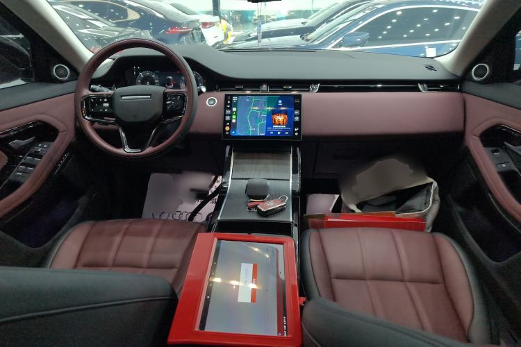 Used Land Rover Range Evoque 2024 Aurora L 249 PS Prestige Light-Chasing Edition Interior 2