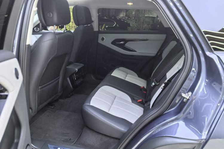 Used Land Rover Range Evoque 2024 Aurora L 249 PS Prestige Light-Chasing Edition Interior 6