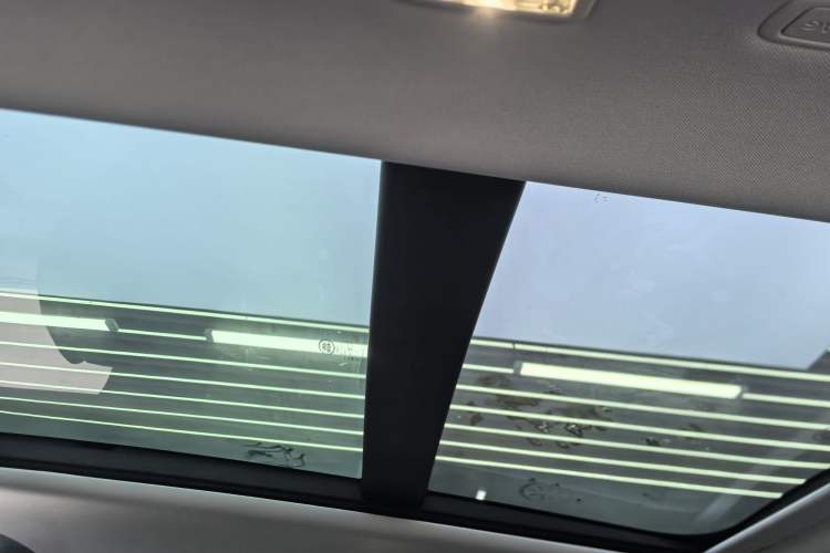 Used Land Rover Range Evoque 2024 Aurora L 249 PS Prestige Light-Chasing Edition Interior 7