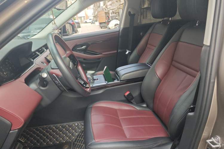 Used Land Rover Range Evoque 2024 Aurora L 249 PS Glowing Limited Edition Left Front Seat