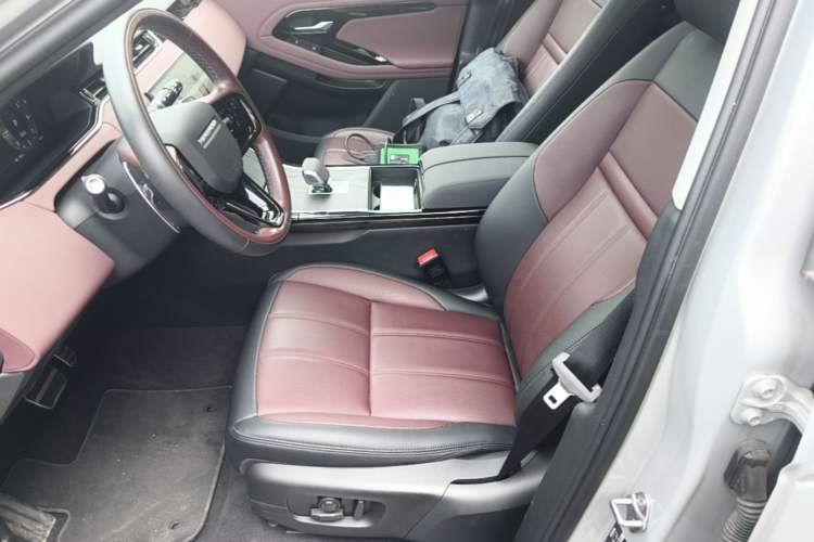Used Land Rover Range Evoque 2024 Aurora L 249 PS Prestige Light-Chasing Edition Left Front Seat