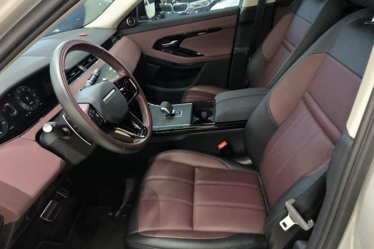 Used Land Rover Range Evoque 2024 Aurora L 249 PS Prestige Light-Chasing Edition Left Front Seat