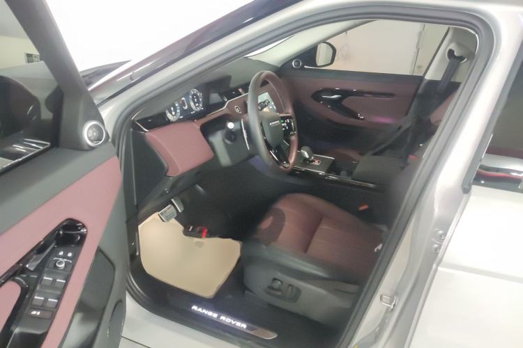 Used Land Rover Range Evoque 2024 Aurora L 249 PS Prestige Light-Chasing Edition Left Front Seat