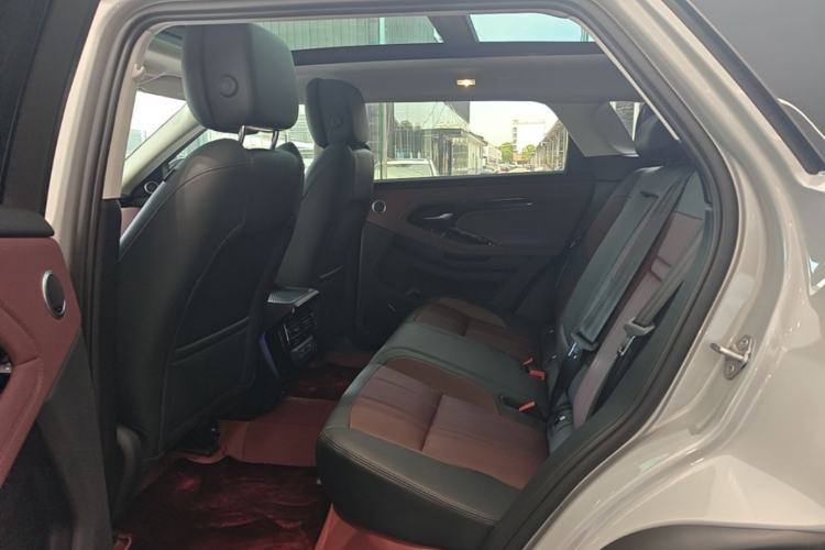 Used Land Rover Range Evoque 2024 Aurora L 249 PS Prestige Light-Chasing Edition Left Rear Seat