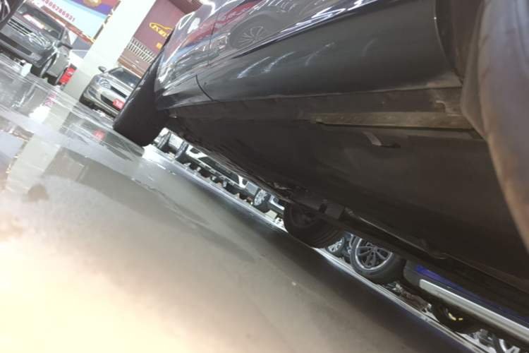 Used Land Rover Range Evoque 2024 Aurora L 249 PS Prestige Light-Chasing Edition Left Side Sill