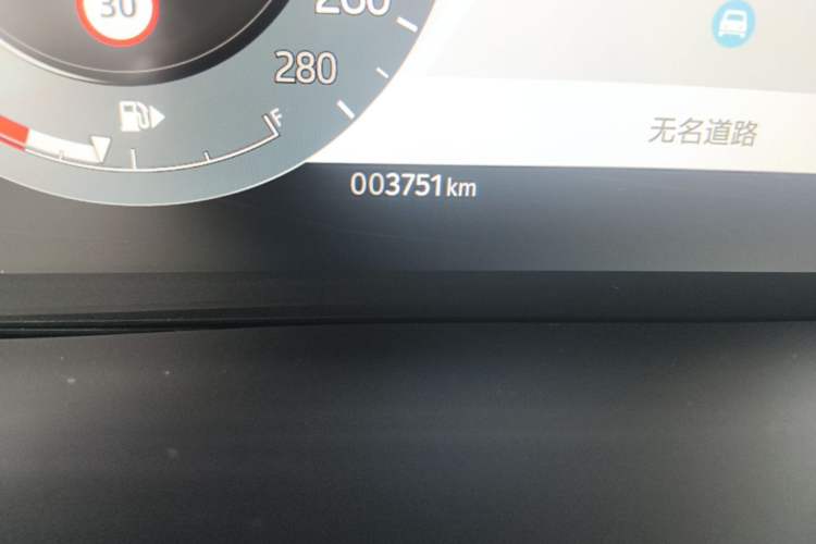 Used Land Rover Range Evoque 2024 Aurora L 249 PS Prestige Light-Chasing Edition Odometer Close Up