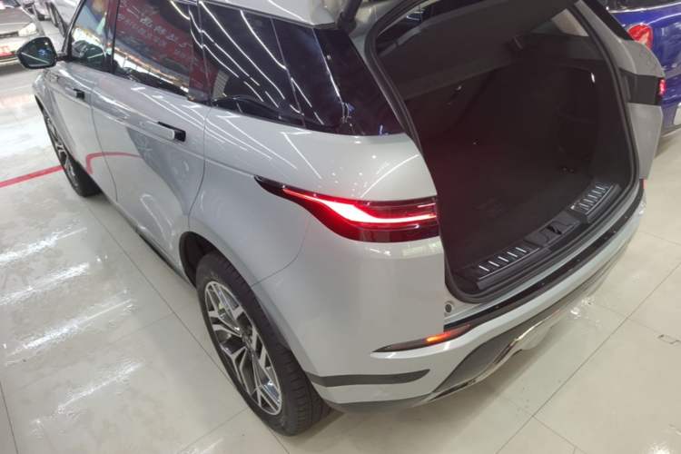 Used Land Rover Range Evoque 2024 Aurora L 249 PS Prestige Light-Chasing Edition Rear Left 45 Deg