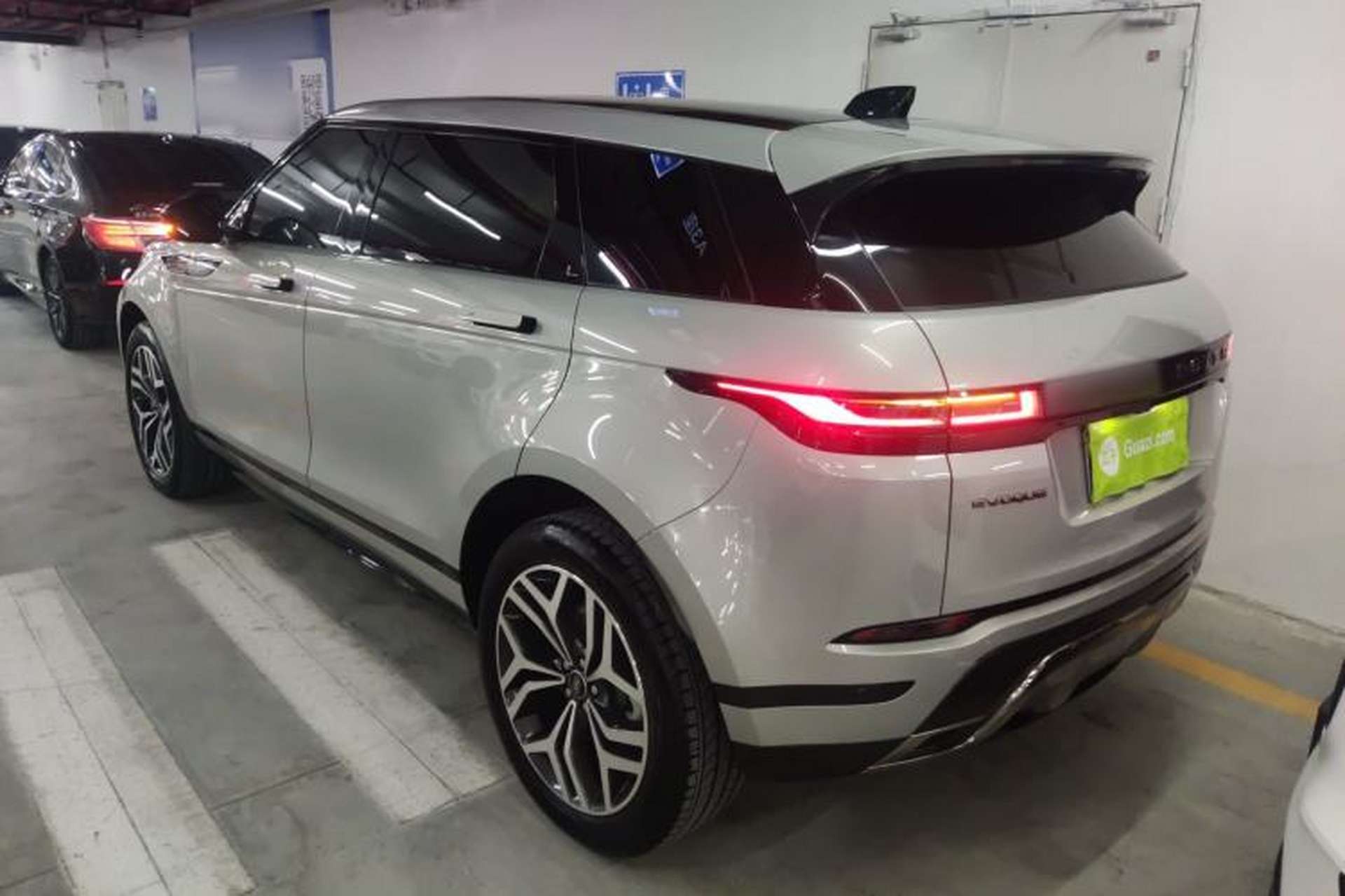 Used Land Rover Range Evoque 2024 Aurora L 249 PS Prestige Light-Chasing Edition Rear Left 45 Deg