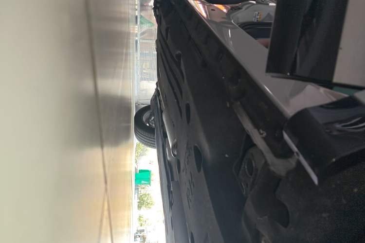 Used Land Rover Range Evoque 2024 Aurora L 249 PS Prestige Light-Chasing Edition Right Side Sill