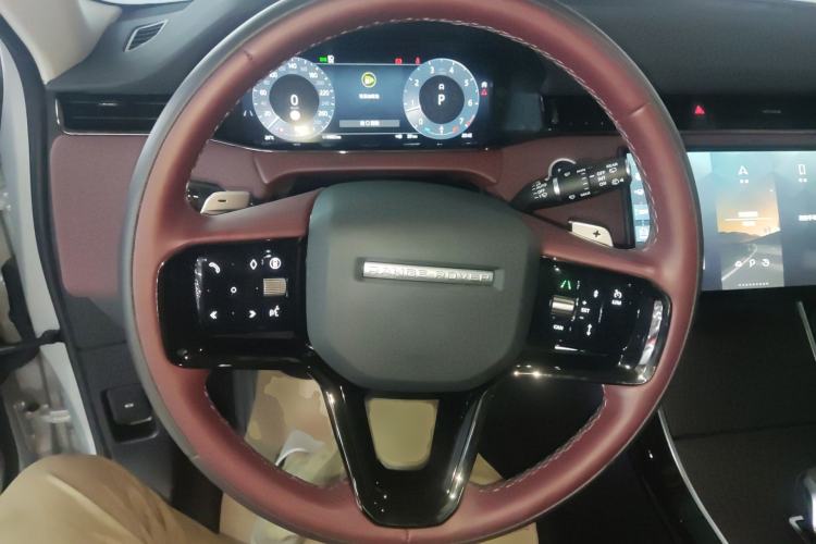 Used Land Rover Range Evoque 2024 Aurora L 249 PS Prestige Light-Chasing Edition Steering Wheel