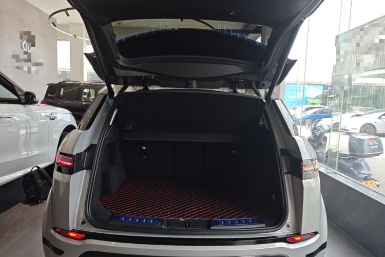 Used Land Rover Range Evoque 2024 Aurora L 249 PS Prestige Light-Chasing Edition Trunk
