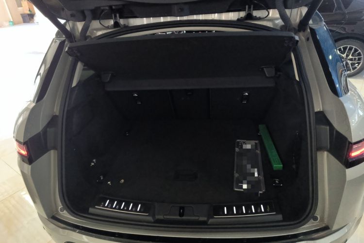 Used Land Rover Range Evoque 2024 Aurora L 249 PS Prestige Light-Chasing Edition Trunk