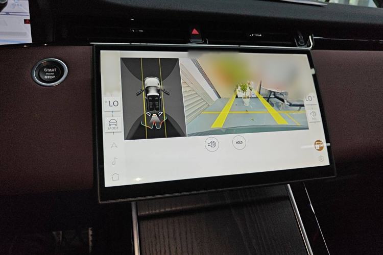Used Land Rover Range Evoque 2024 Aurora L 249 PS Prestige Light-Chasing Edition Audio And AC Panel
