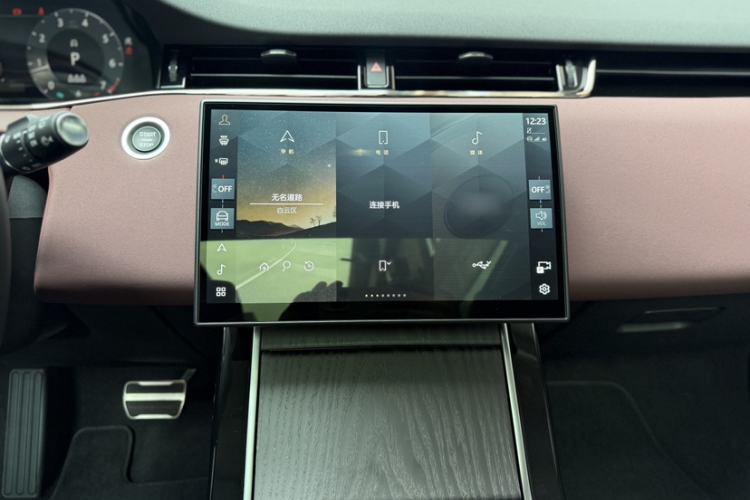 Used Land Rover Range Evoque 2024 Aurora L 249 PS Prestige Light-Chasing Edition Audio And AC Panel
