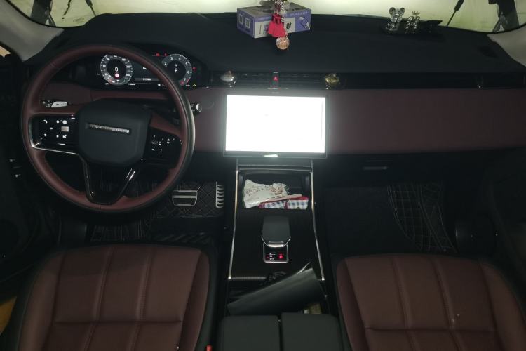 Used Land Rover Range Evoque 2024 Aurora L 249 PS Prestige Light-Chasing Edition Center Console