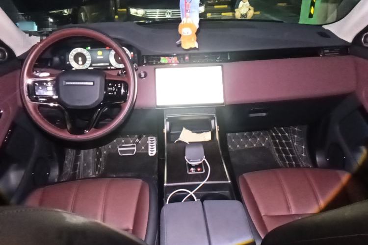 Used Land Rover Range Evoque 2024 Aurora L 249 PS Prestige Light-Chasing Edition Center Console