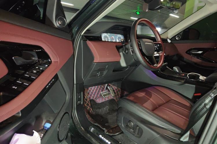 Used Land Rover Range Evoque 2024 Aurora L 249 PS Prestige Light-Chasing Edition Driver Seat